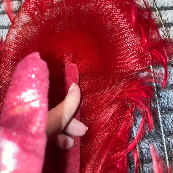 VTG Fascinator Deep Vibrant Red Burlesque Mesh & Feather Tea Derby Gala Wedding - Picture 7 of 7
